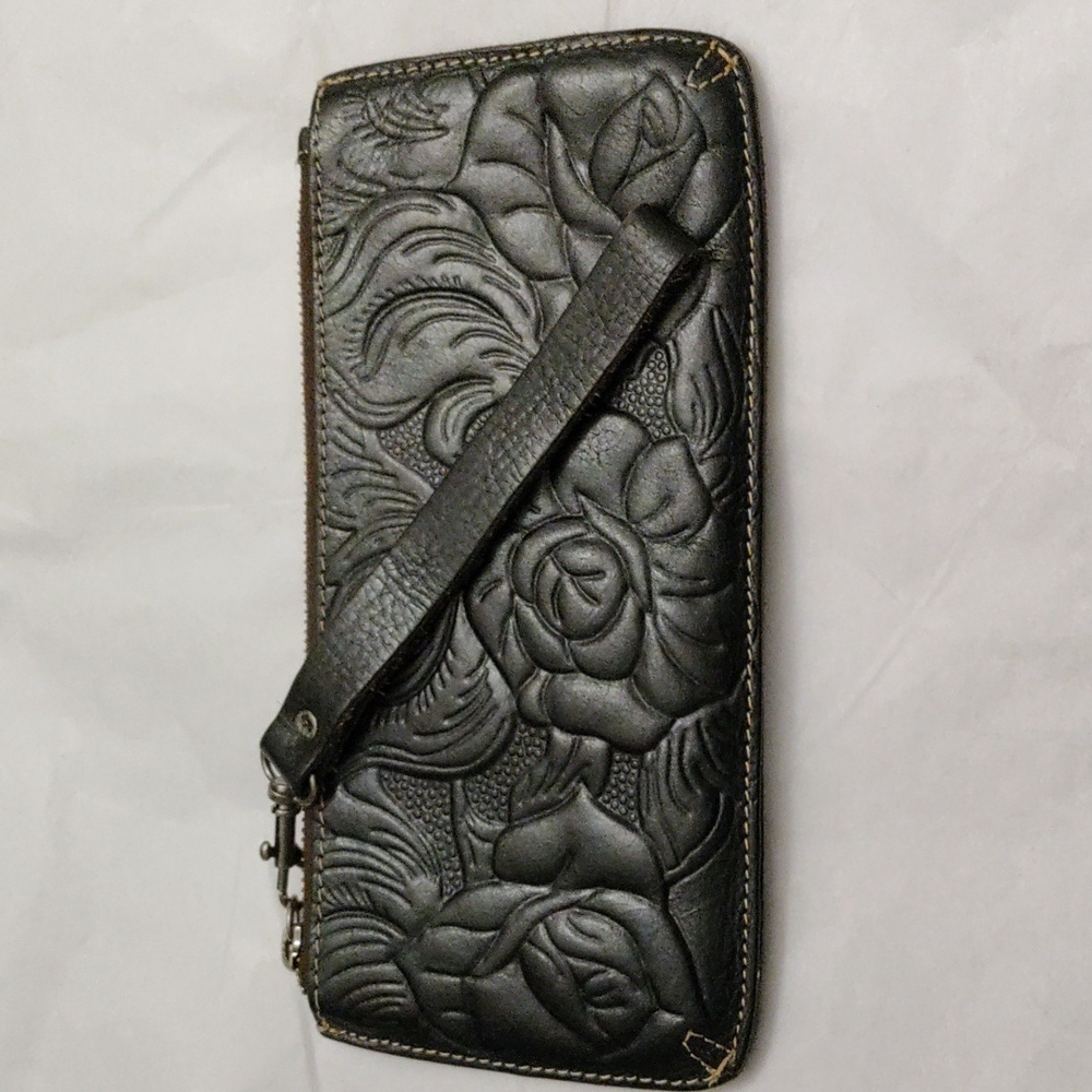 Patricia Nash Black Embossed Leather Wristlet 91/2x5 inch size. Like new - Picture 1 of 6